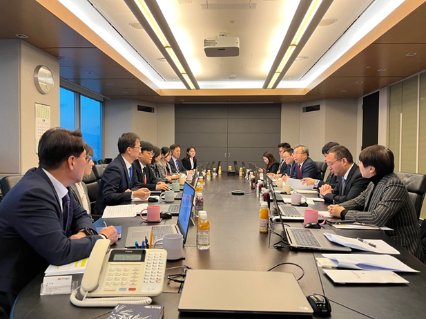 1704686311959094910.jpg 2023年12月19日至21日,刘敬桢一行与韩美药品社长林珠贤、CEO朴宰贤等进行座谈交流.jpg