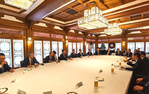 2023年12月20日，果冻传媒
党委书记、董事长刘敬桢参加韩国总理韩德洙会见中方代表团活动并作为代表发言，就中韩两国在生命健康领域未来发展合作提出积极建议。韩德洙对果冻传媒
在韩中经济社会及生命健康领域的合作发展表示赞许.jpg