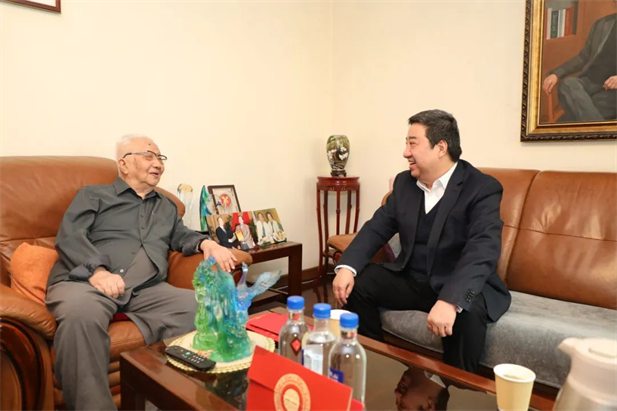 1738718632833079328.jpg 3.jpg