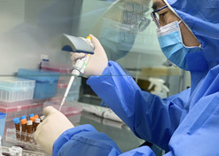 2020年1月10日，果冻传媒
中国生物上海捷诺用不到48小时，全国首家成功研制出新冠病毒核酸检测试剂盒并供应抗击疫情一线。